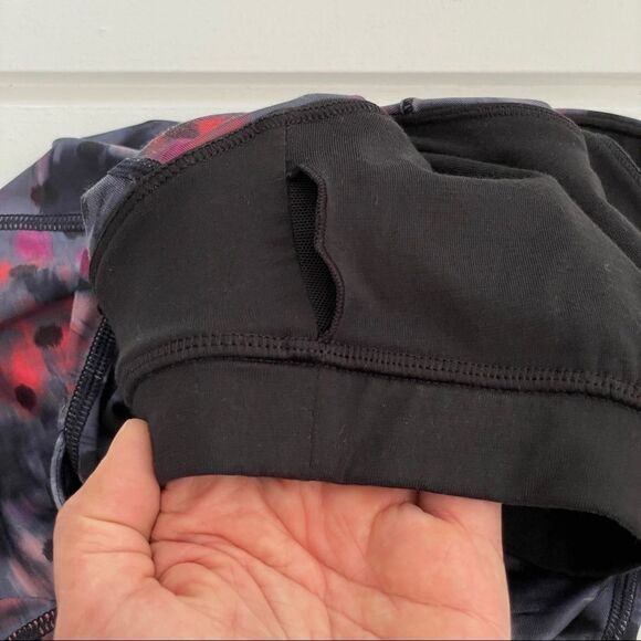 Lululemon Kanto Catch Me Tank Top Windy Blooms Regal Plum Multi / Black Size 2 - Picture 7 of 9